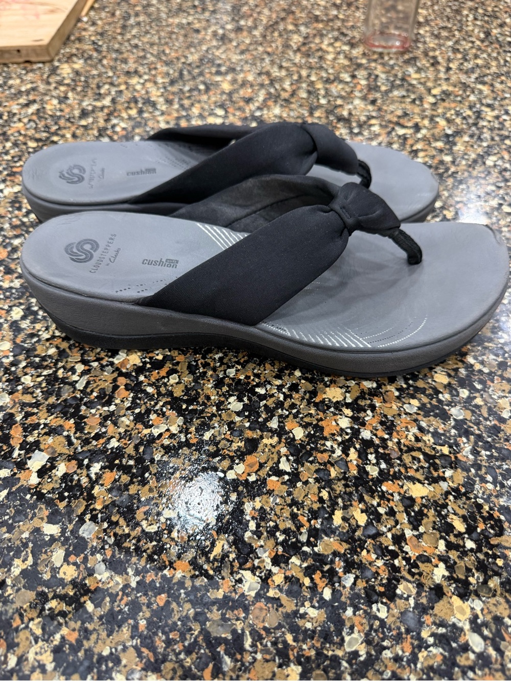 Cloudsteppers by Clarks Black and Gray Cushioned Thong Sandals